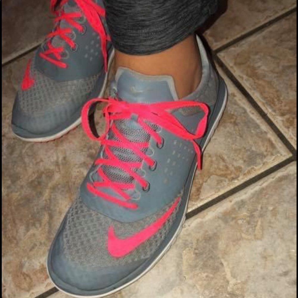 Nike tennis shoes